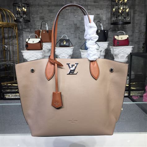 louis vuitton lockme day|Louis Vuitton lockme go tote.